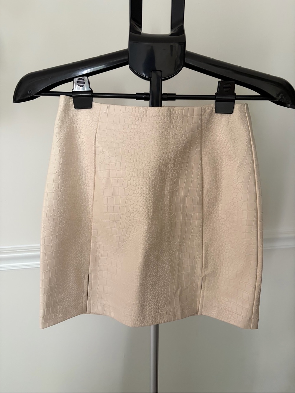 miami Faux Croc Mini Skirt in Beige